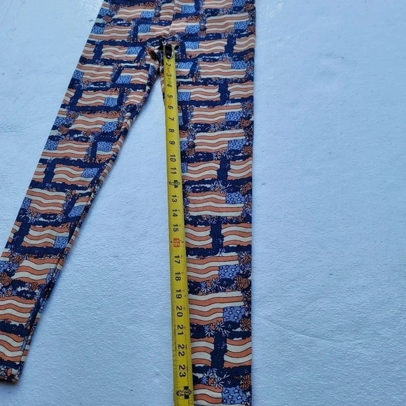 LuLaRoe OS Leggings USA AMERICA BLACK Military LE Flag STAR Patriotic Stretch - Picture 7 of 10